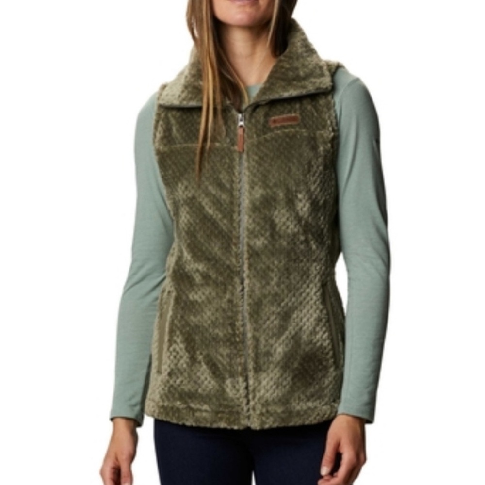 Columbia Fire Side Sherpa Vest‎ in Stone Green.